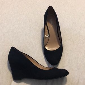 Black Suede Wedges!